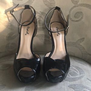 Chunky Heel Shoes Black size 5.5
